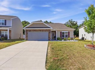 877 Sage Hill Dr, Jamestown, NC 27282