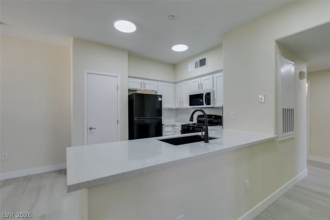 3 bed, 2.0 bath, 1268 sqft, $1,850 — Photo 4