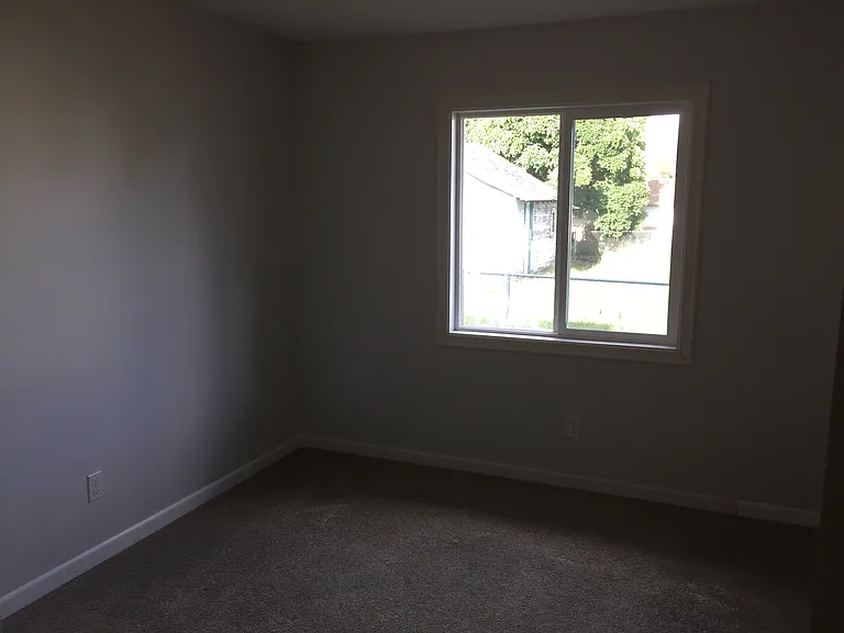 1217 E Indiana Ave — Photo 15