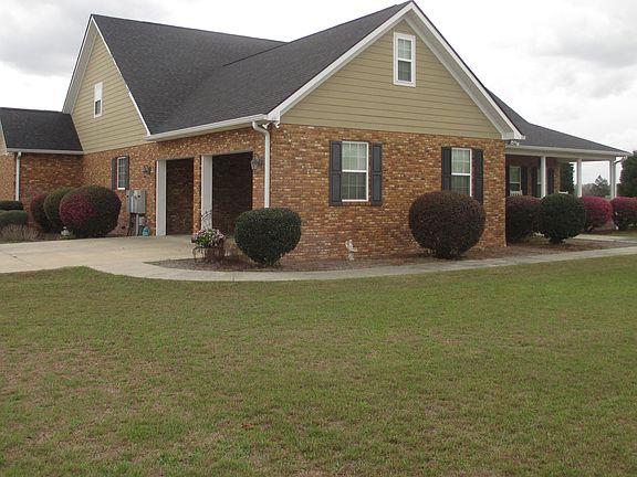 2nd image of 40 Comer Yawn Rd