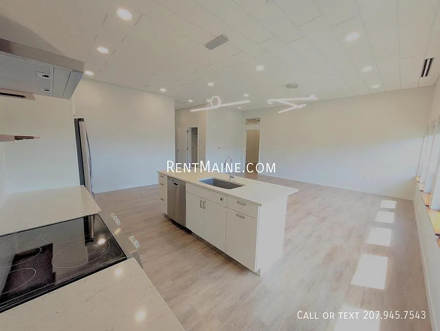 2 bed, $3,000 — Photo 2