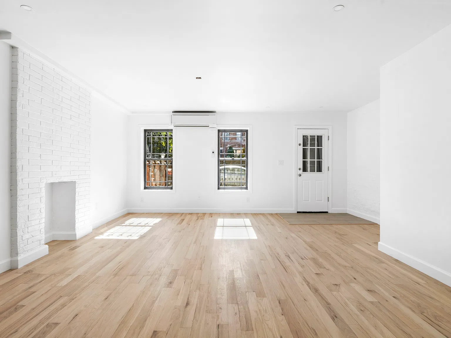 609 Lexington Avenue — Photo 2