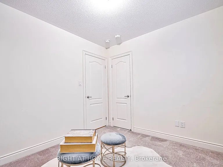 15 Culloden Ct #UPPER — Photo 16