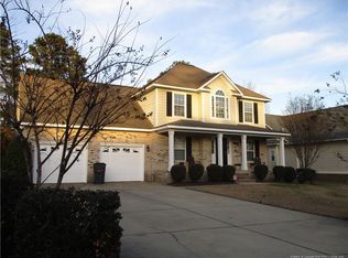 1309 Hunters Trl, Hope Mills, NC 28348
