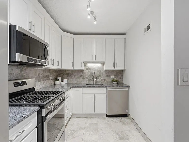 7000 Boulevard East #14F — Photo 7