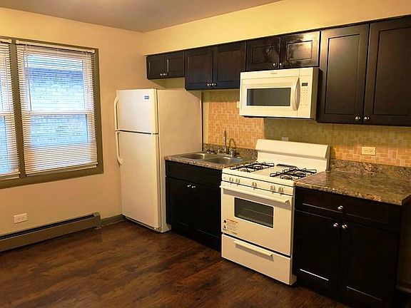 3rd image of 1642 Harbor Ave #3W