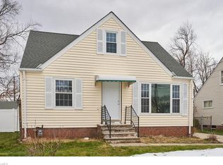 2249 Larchmont Dr, Wickliffe, OH 44092