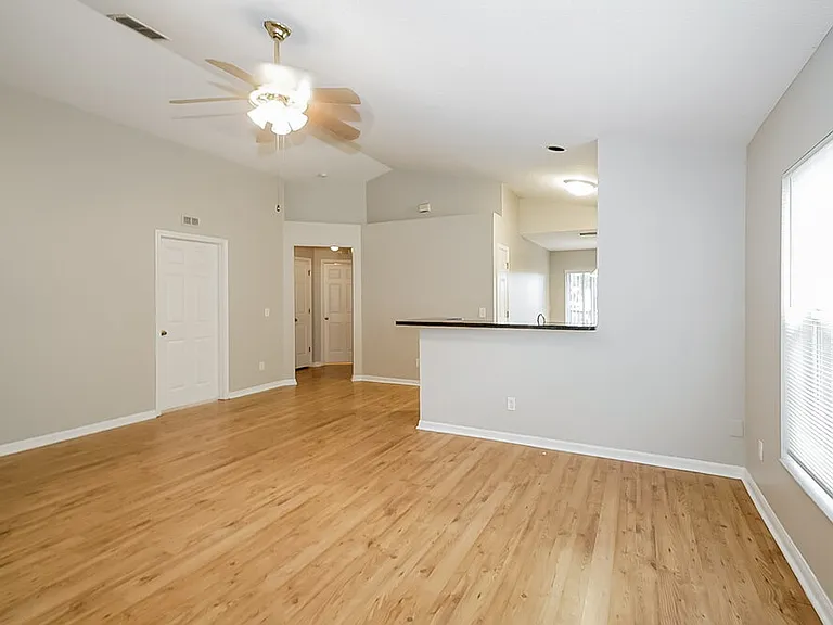 7445 Oxford Garden Cir — Photo 4