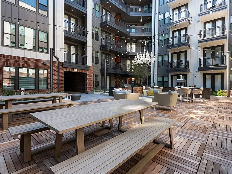 Troubadour Apartments — Photo 16