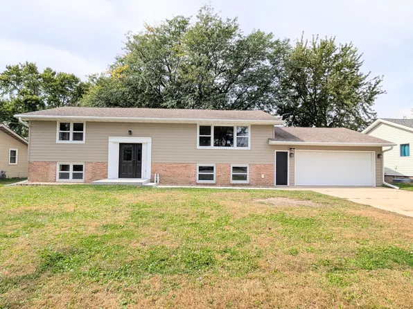 408 Independence Ave S, Clarks Grove, MN 56016