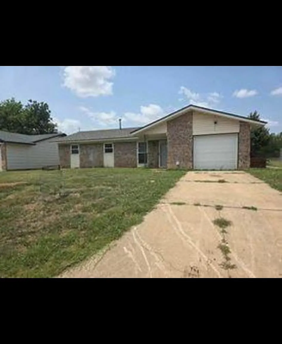 3 bed, 1038 sqft, $1,400 — Photo 1