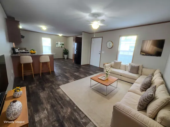 3510 N 9th St #203, Carter Lake, IA 51510