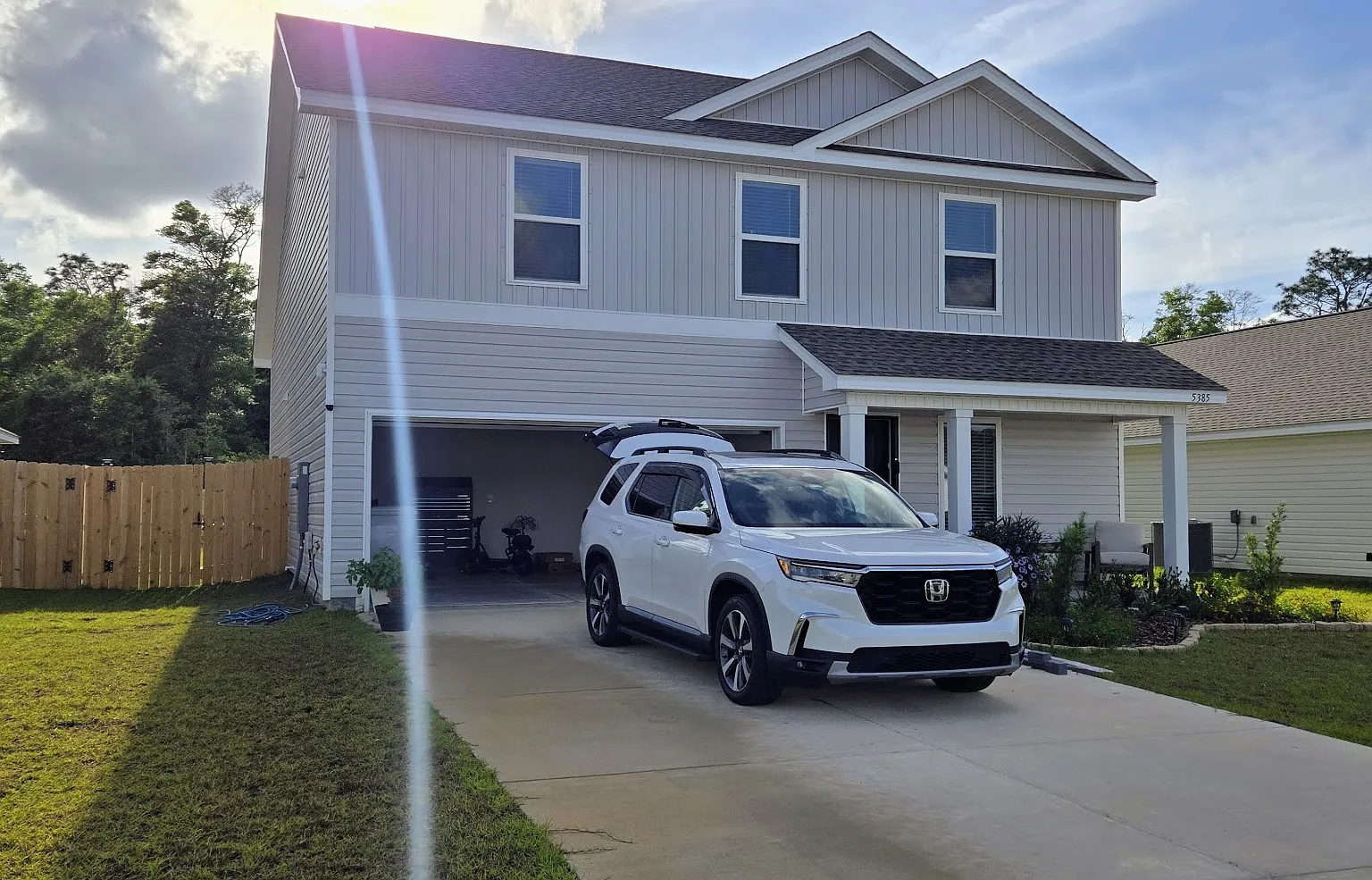 4 bed, 2.5 bath, 1891 sqft, $2,350 — Photo 1