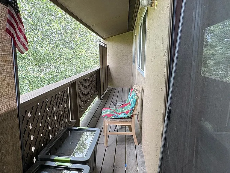228 Woodridge St #1 — Photo 5