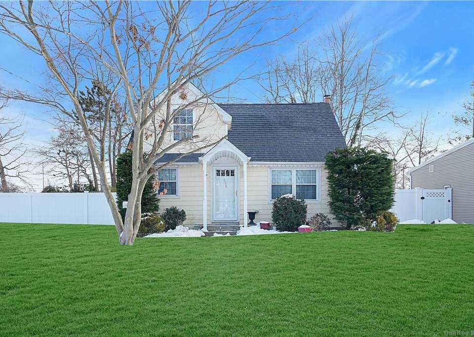 1st image of 358 Oakwood Ave