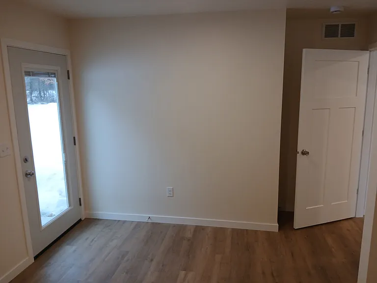 735 Cedar Ave SE — Photo 7