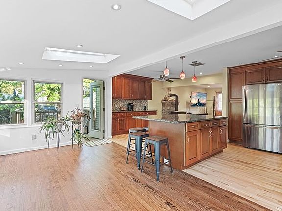 3rd image of 157 Gilbert Ave