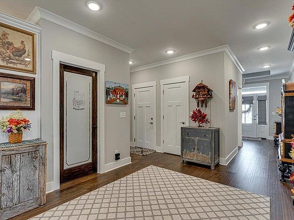 4th image of 4887 Grove Park Dr NE