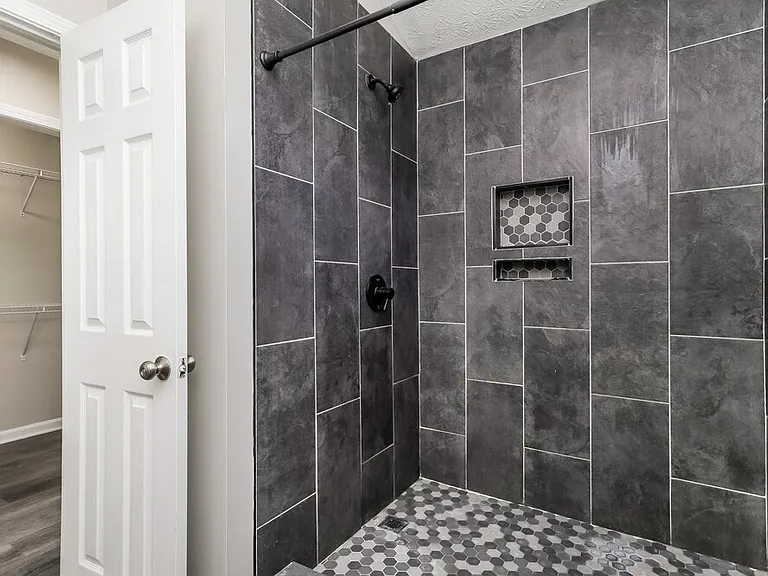 211 Adam Cir — Photo 15
