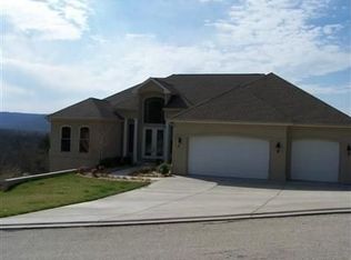 1047 Crescent Dr, Hollister, MO 65672