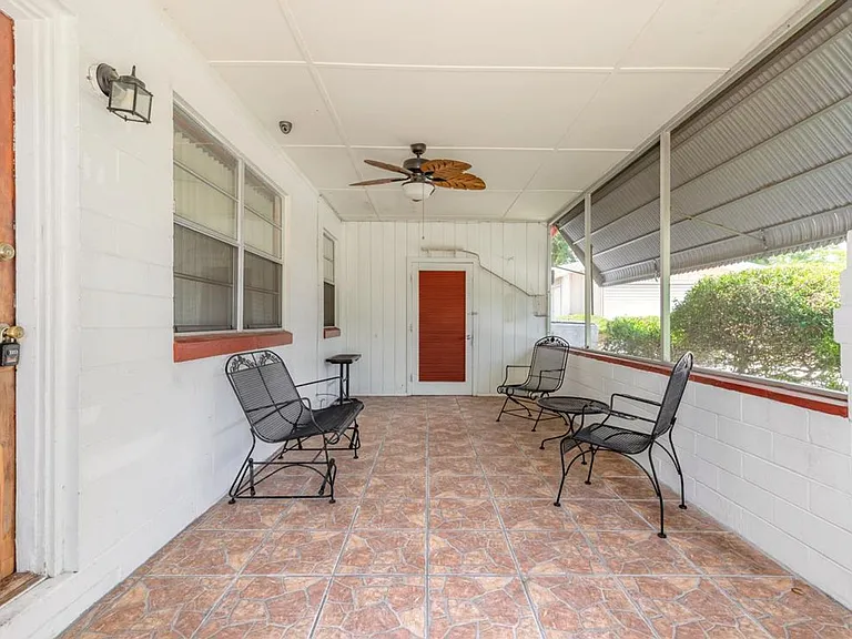 1584 Valencia Ave — Photo 3