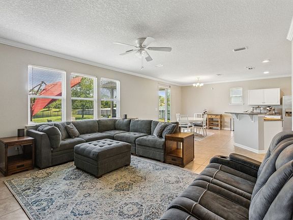 3rd image of 15941 Hutton Ln