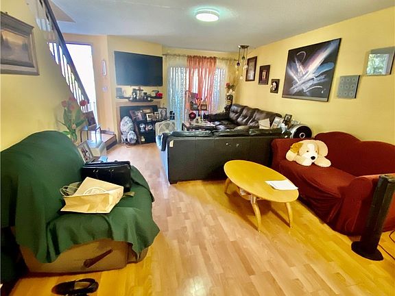 3rd image of 15035 Nordhoff St Unit 102