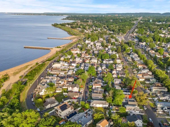 79 Shoreland Cir, Laurence Harbor, NJ 08879