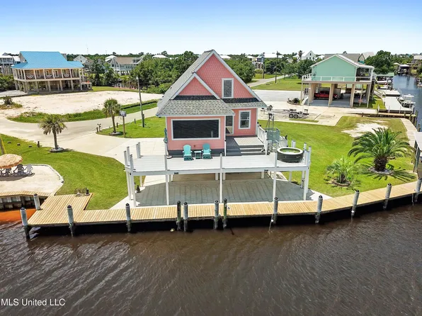 4006 Baffin St, Bay Saint Louis, MS 39520