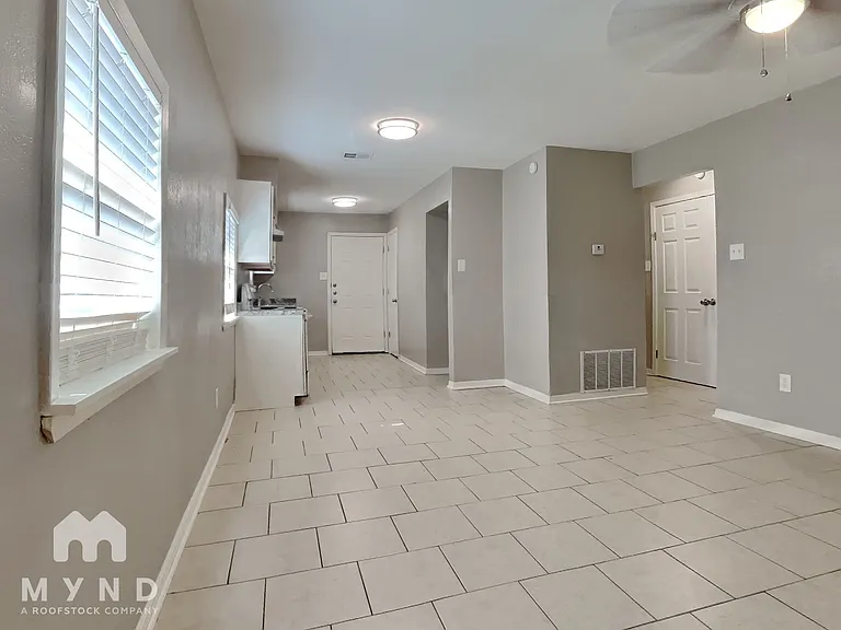 1302 Cardinal Dr #A — Photo 6