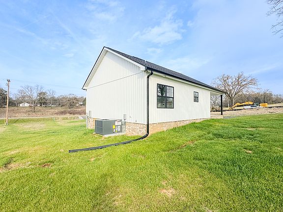 5th image of 305 Sam Beasley Rd