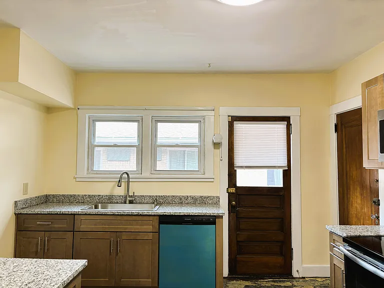 3 S Euclid Ave — Photo 3