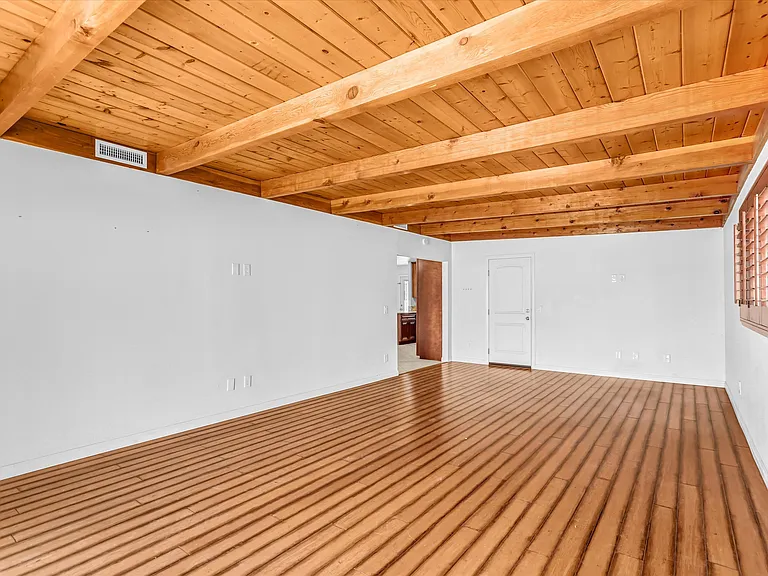 2683 Caulfield Dr — Photo 28