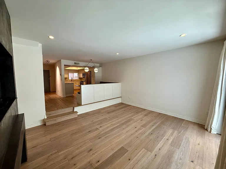 853 Larrabee St #6 — Photo 26