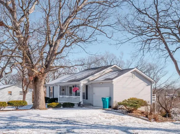 375 Spruce St, Bourbon, MO 65441