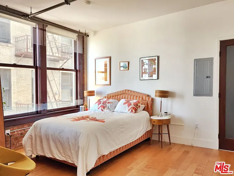 460 S Spring St #908 — Photo 14