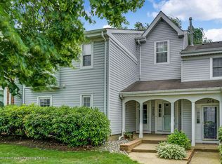 275 Tulip Ln, Freehold, NJ 07728