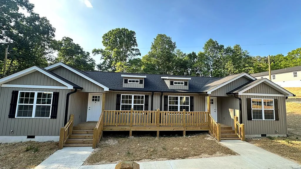 2 bed, $1,350 — Photo 1