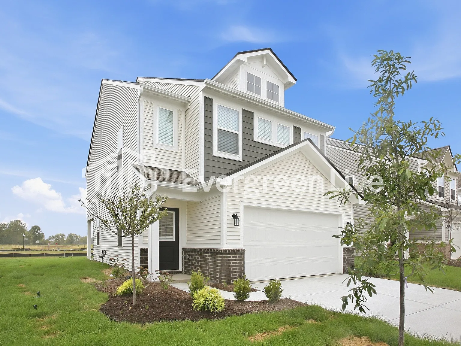3 bed, 2.5 bath, 1703 sqft, $1,990 — Photo 2
