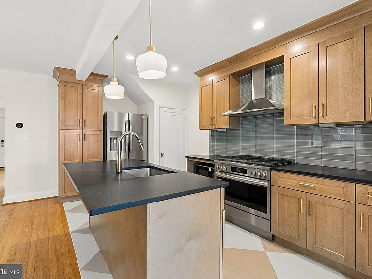 418 Murdock Rd — Photo 10