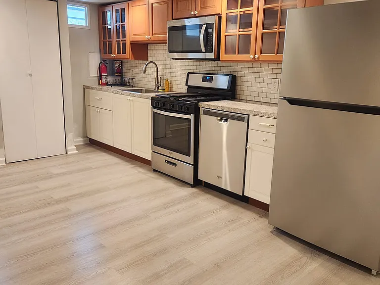 2340 Christian St #1 — Photo 2