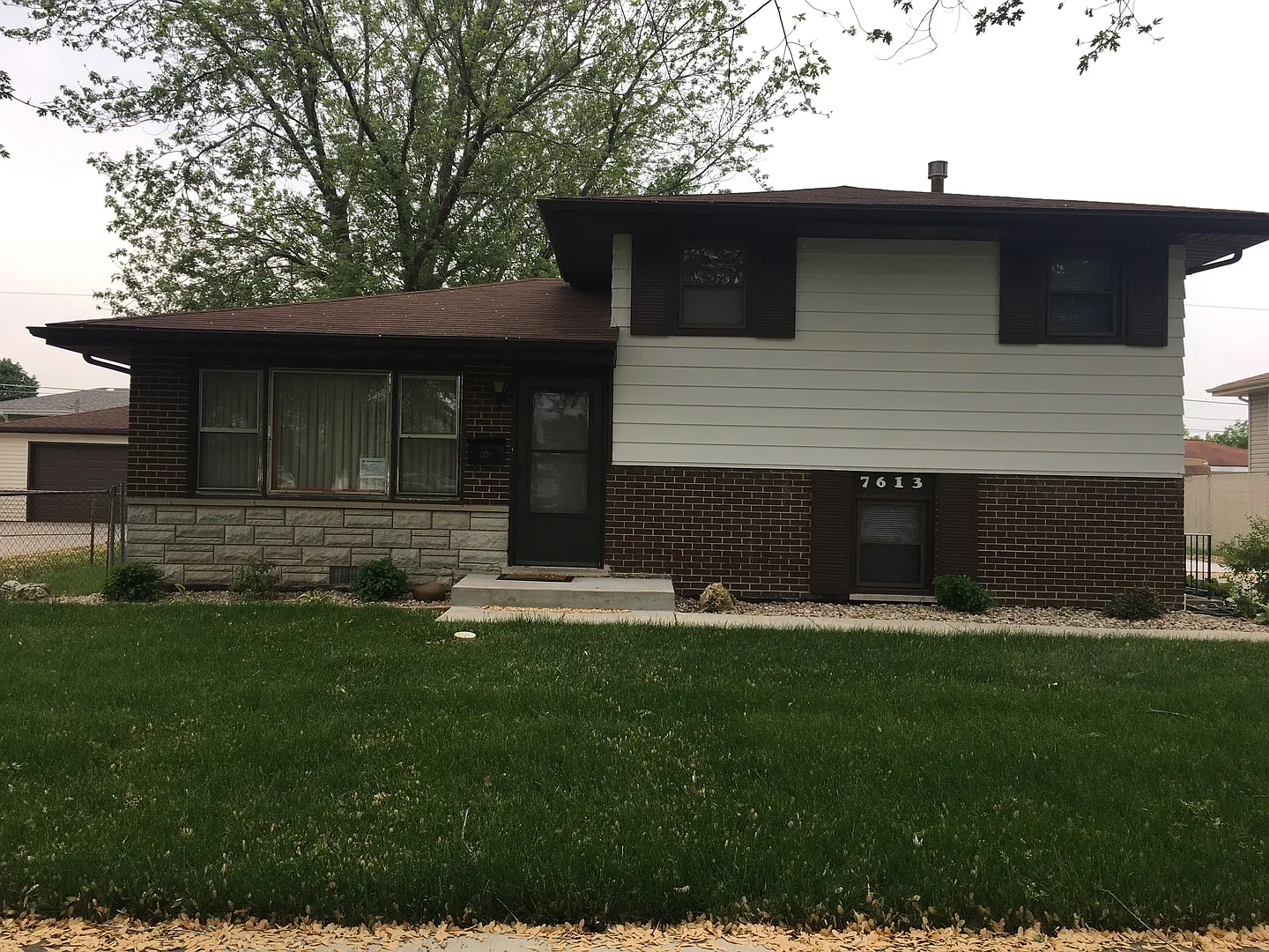7613 Dorothy Ln photo 1
