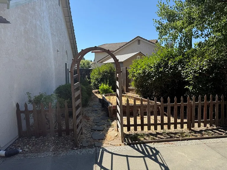 237 Sunridge Way — Photo 46