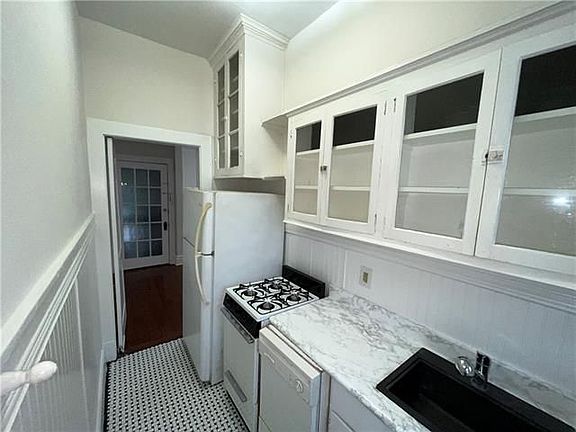 5th image of 87 Allard Blvd APT F