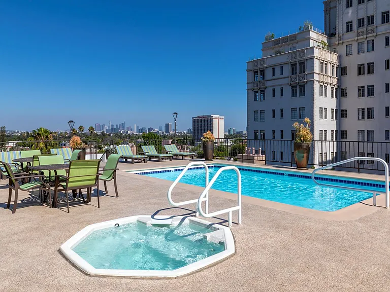 Chelsea Court Roof Top Pool