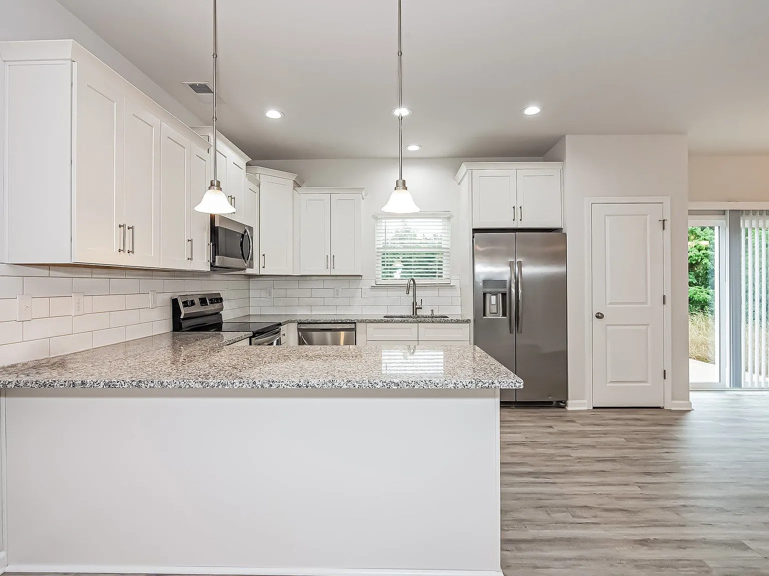 4 bed, 2.5 bath, 1865 sqft, $2,245 — Photo 4