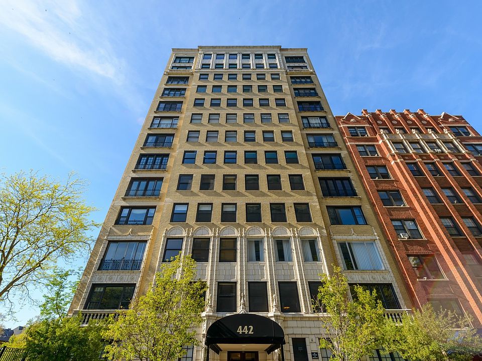1st image of 442 W Wellington Ave #4W