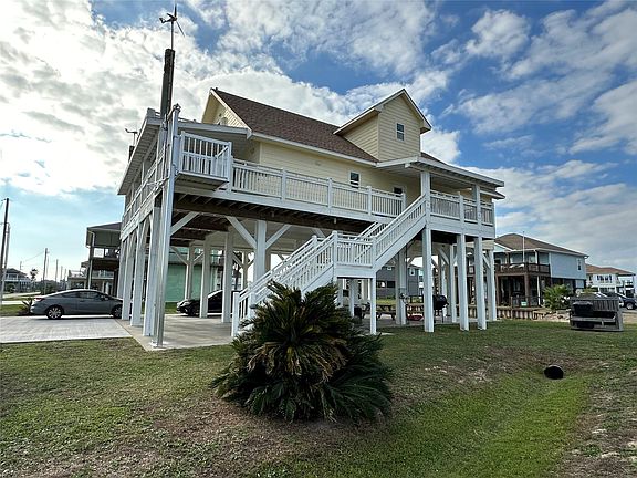 3rd image of 2599 Breaker Dr