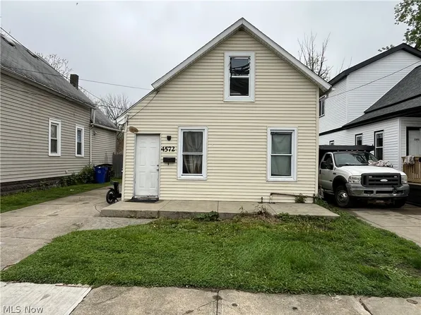 4572 Niessen Ct, Cleveland, OH 44109
