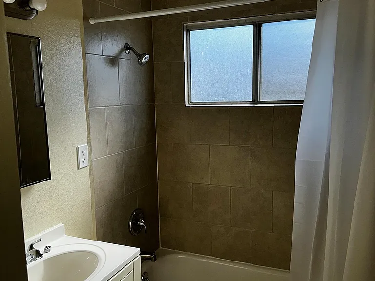 13554 Cantlay St #8 — Photo 7
